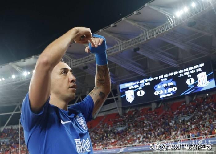 戴维森前场抢断助攻 阿齐兹从容建功